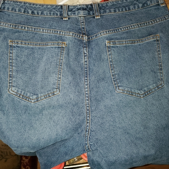 ๐ผ๐St. John by Marie Gray ๐ - Picture 5 of 7